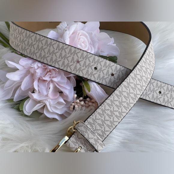 Michael Kors Women's Vanilla Faux Leather Belt - Picture 6 of 11